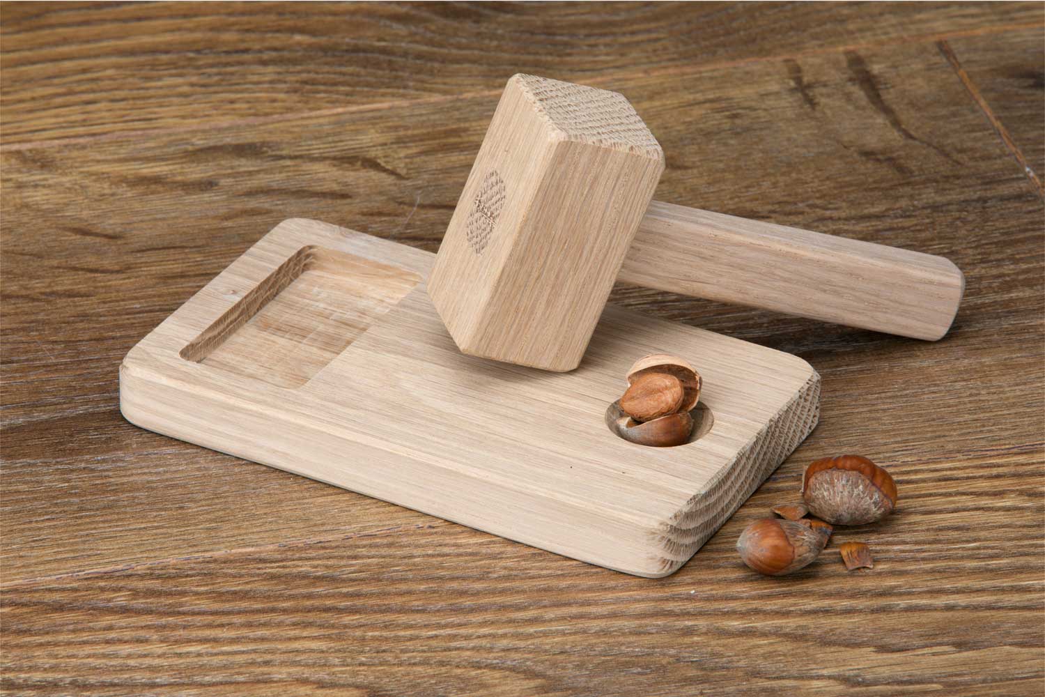 Nut_Cracker_Oak_Wood_Modern_Irish_Made_Gifts_Coolree_Design