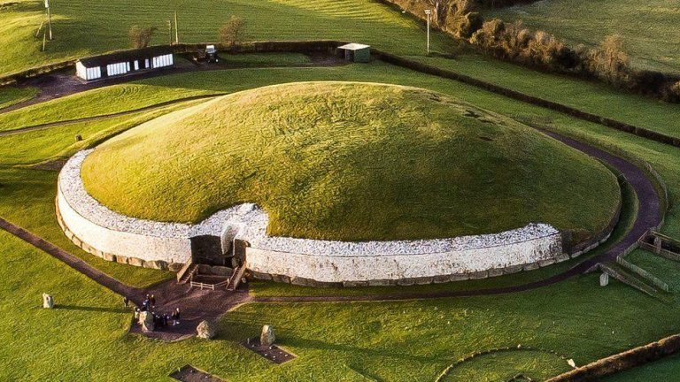 Newgrange-min