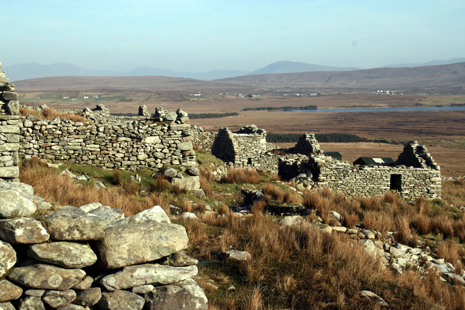 cottages_at_slievemore