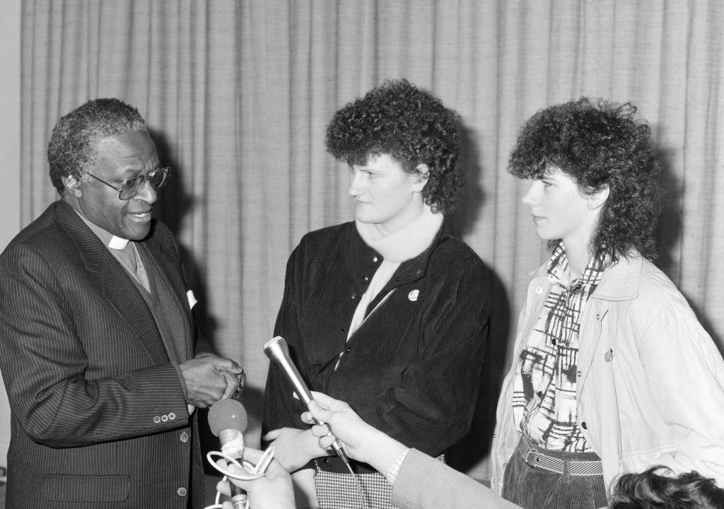 desmond tutu meets dunnes store strike workers